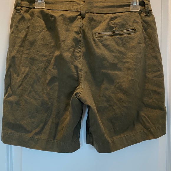 Ladies Shorts, Olive, Size 26 - Picture 2 of 4